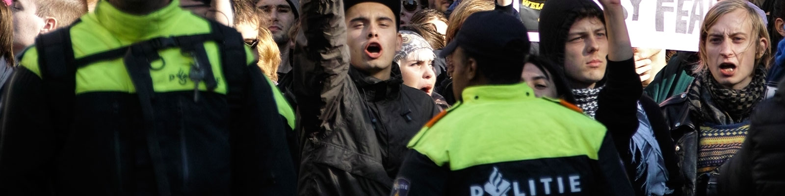 PSY_GeweldTegenPolitie_18841_head_large.jpg